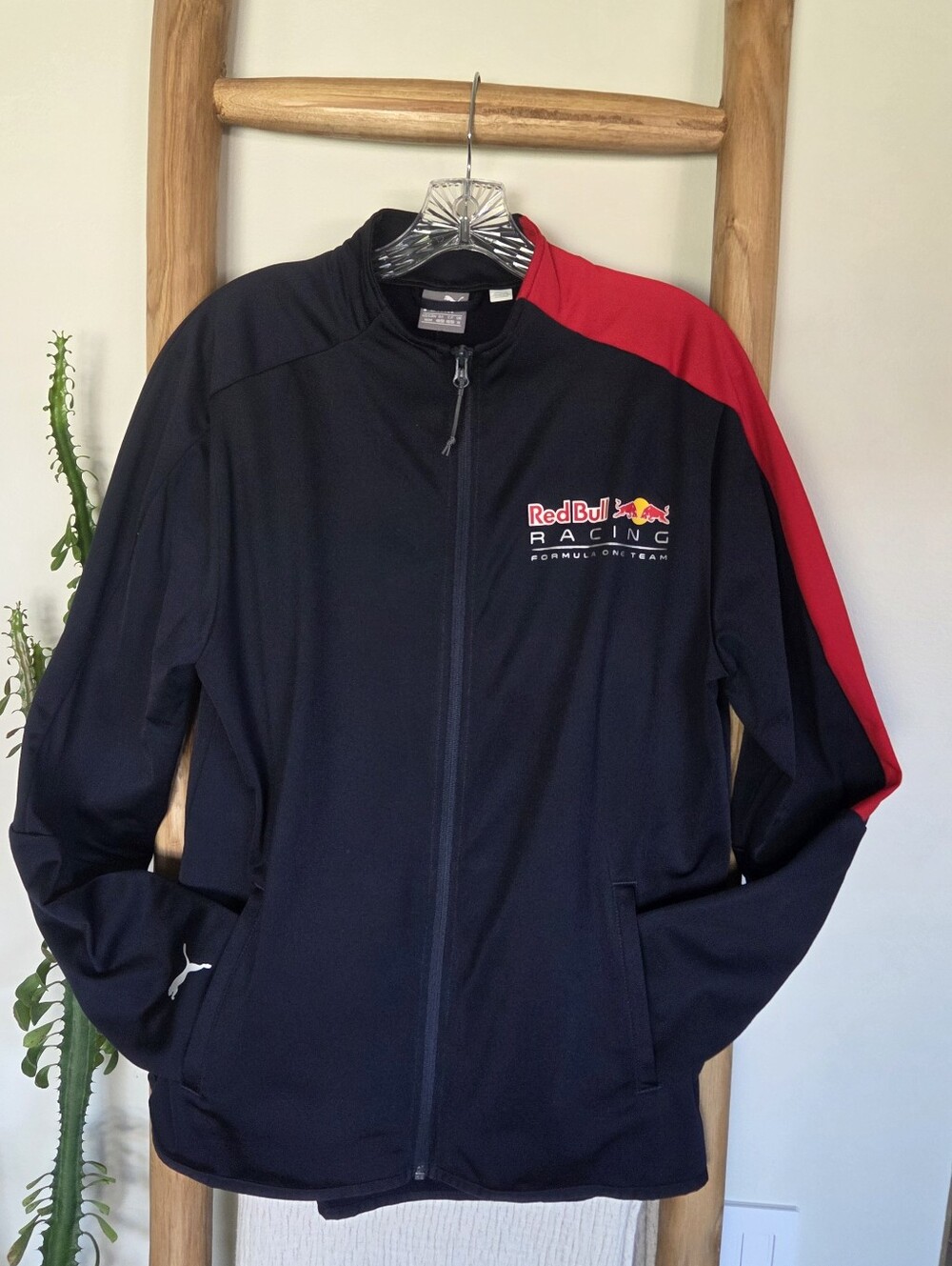 Red Bull Racing Formula One Jacket - Picture 2 of 7